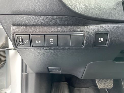 Certified 2024 Toyota Corolla SE image 13