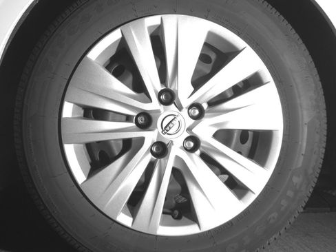 Used 2025 Nissan Sentra S image 12