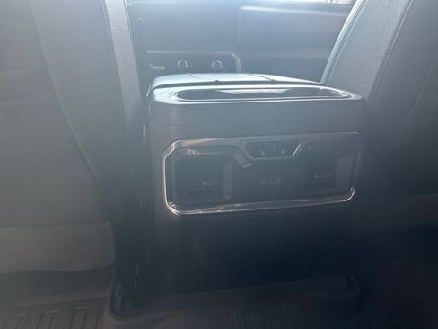 Used 2024 GMC Sierra 3500 Denali AWD/4WD image 17
