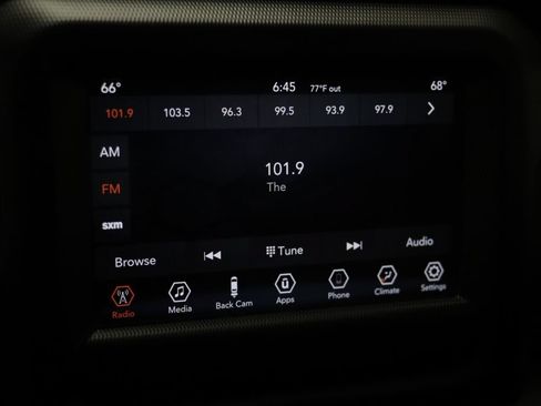 Used 2018 Jeep Wrangler Unlimited Sahara AWD/4WD image 9