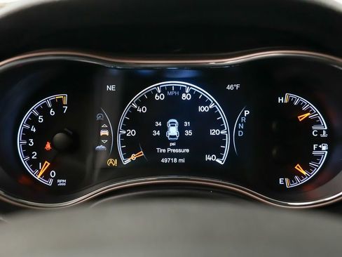 Used 2016 Jeep Grand Cherokee Limited image 24