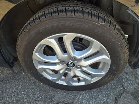 Used 2018 Toyota Yaris iA image 32