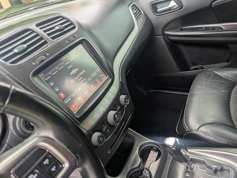 Used 2019 Dodge Journey Crossroad AWD/4WD image 32