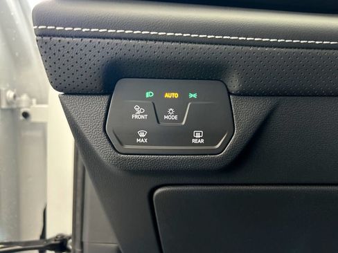 New 2026 Volkswagen Atlas SE FWD image 14