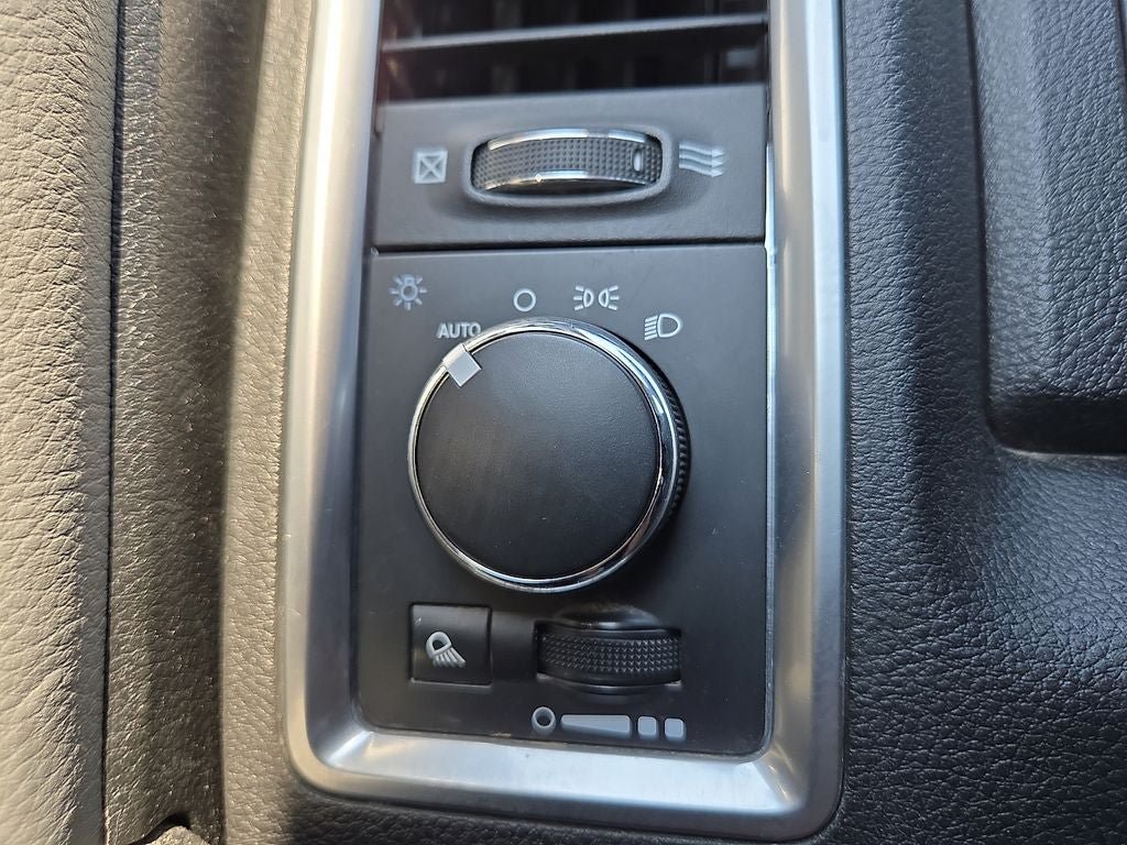 Used 2024 RAM 1500 Classic SLT RWD image 17