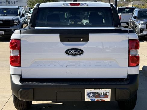 New 2025 Ford Maverick XL image 30