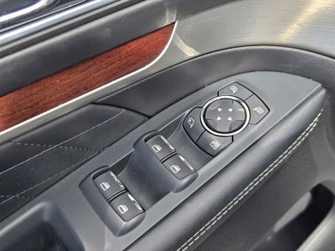 Used 2018 Ford Explorer Platinum AWD/4WD image 21