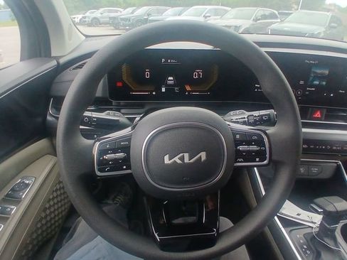 New 2026 Kia Carnival LX FWD image 14