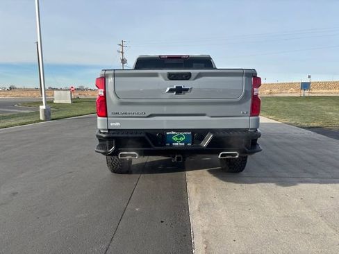 Used 2024 Chevrolet Silverado 1500 LT Trail Boss w/ Convenience Package II image 4