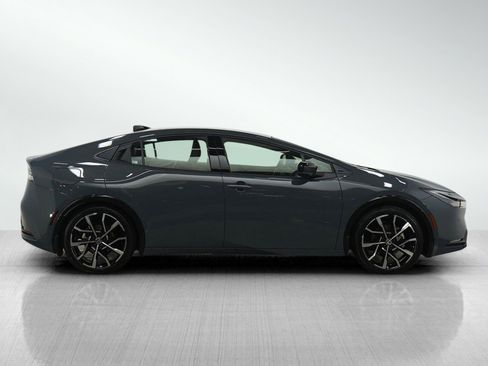 Used 2025 Toyota Prius Plug-In Hybrid FWD image 7