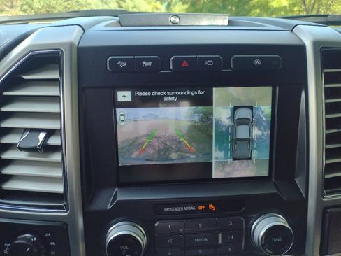 Used 2018 Ford F150 Platinum w/ Equipment Group 701A Luxury image 19