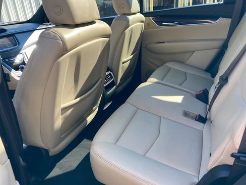 Used 2017 Cadillac XT5 Luxury w/ Driver Awareness Package AWD/4WD image 29
