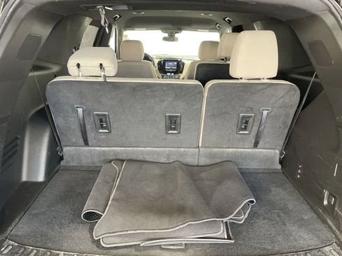 Used 2023 Chevrolet Traverse LS image 25