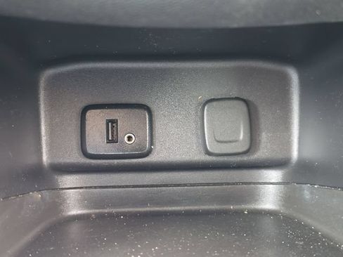 Used 2018 Chevrolet Equinox LT AWD/4WD image 25