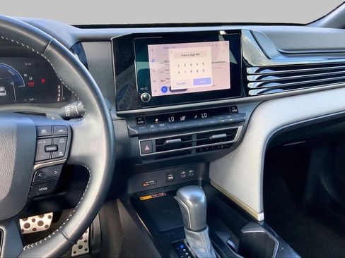 Used 2025 Toyota Camry SE FWD image 7
