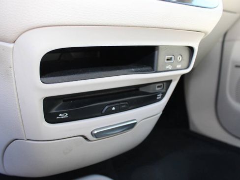 Used 2017 Chrysler Pacifica Limited FWD image 17