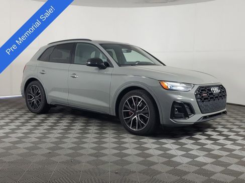 Used 2021 Audi SQ5 Premium Plus w/ Premium Plus Package AWD/4WD image 2
