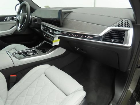 Used 2026 BMW X5 sDrive40i w/ Climate Comfort Package RWD image 19