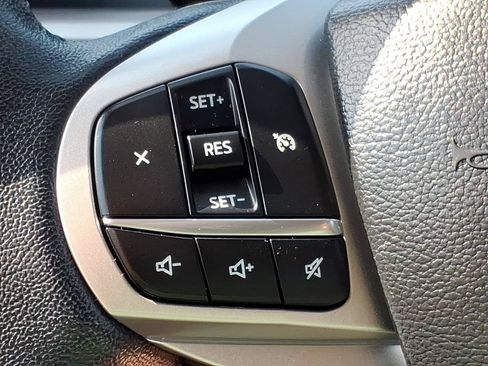 Used 2023 Ford Explorer XLT w/ Equipment Group 202A AWD/4WD image 24