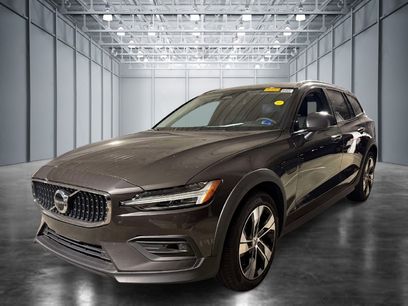 Used 2025 Volvo V60 B5 Cross Country Plus