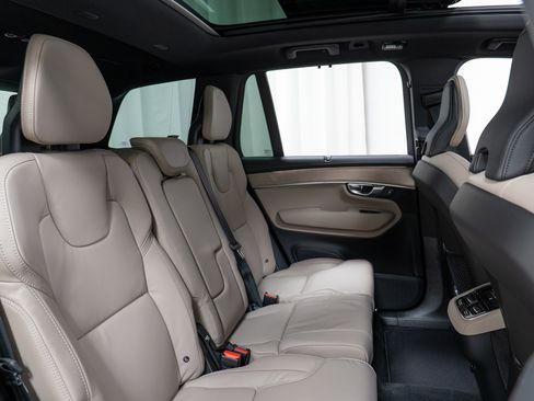 New 2026 Volvo XC90 B6 Ultra w/ Protection Package image 24