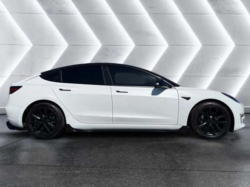 Used 2021 Tesla Model 3 Standard Range Plus RWD image 6