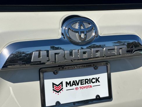 Used 2022 Toyota 4Runner Limited AWD/4WD image 26