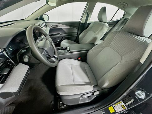 Used 2025 Toyota Camry LE image 13