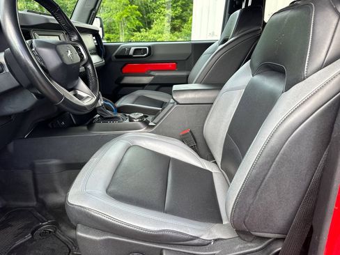 Used 2023 Ford Bronco Black Diamond w/ Sasquatch Package AWD/4WD image 10