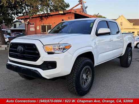 Used 2018 Toyota Tacoma SR w/ SR Convenience Package image 2