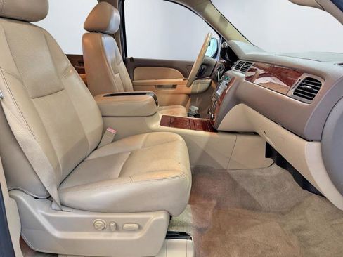 Used 2014 Chevrolet Tahoe LTZ image 16