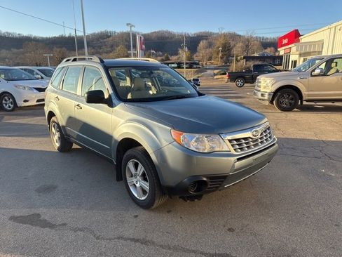 Used 2013 Subaru Forester 2.5X image 2