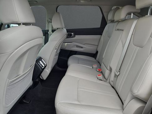 Used 2025 Kia Sorento S w/ Panoramic Sunroof Package FWD image 30