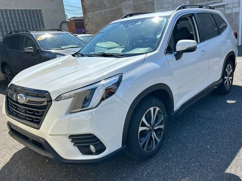 Used 2023 Subaru Forester Limited AWD/4WD image 2