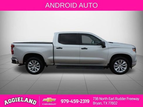 Used 2022 Chevrolet Silverado 1500 Custom image 2