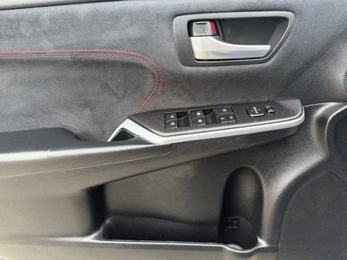 Used 2015 Toyota Camry XSE image 16