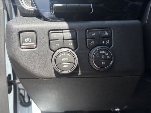 New 2026 Chevrolet Silverado 2500 High Country w/ High Country Premium Package AWD/4WD image 30