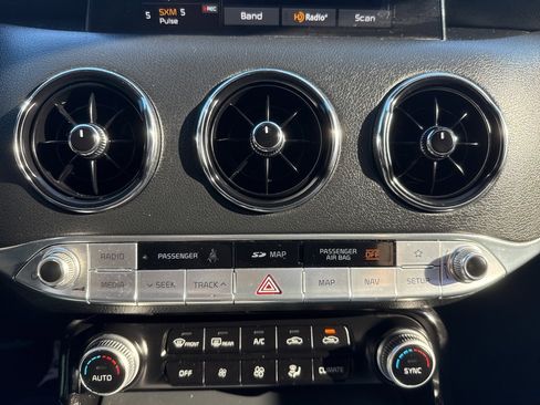 Used 2019 Kia Stinger GTS image 36