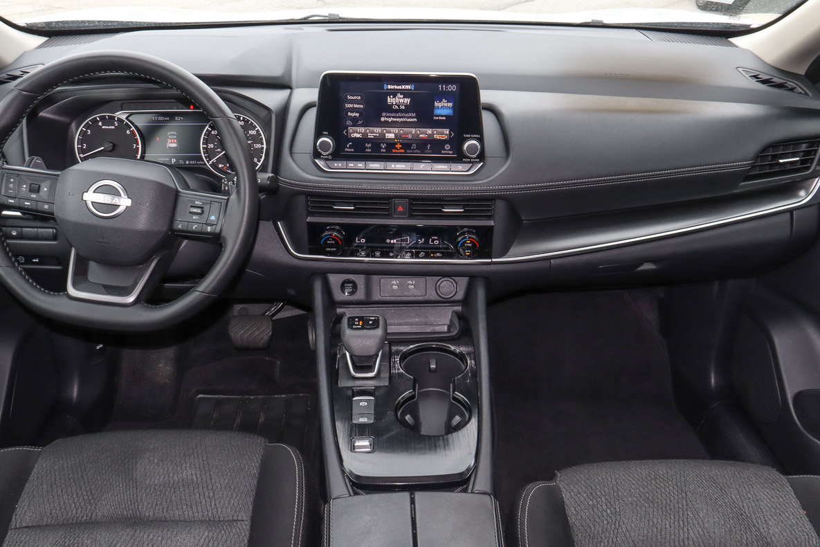 Used 2025 Nissan Rogue SV FWD image 10