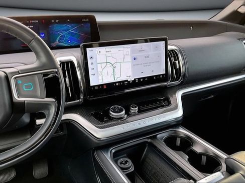 Used 2025 Ford Expedition Max Platinum w/ Stealth Performance Package image 9