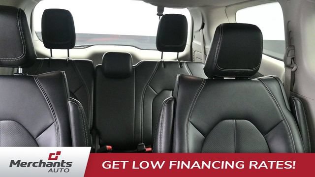 Used 2024 Chrysler Pacifica Limited FWD image 15