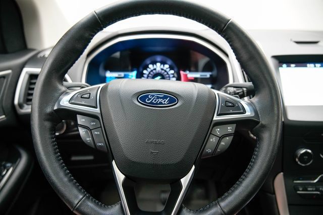 Used 2017 Ford Edge SEL w/ Equipment Group 201A AWD/4WD image 32