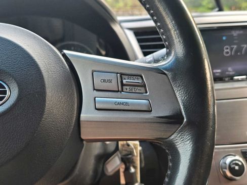 Used 2011 Subaru Outback 2.5i Premium AWD/4WD image 30