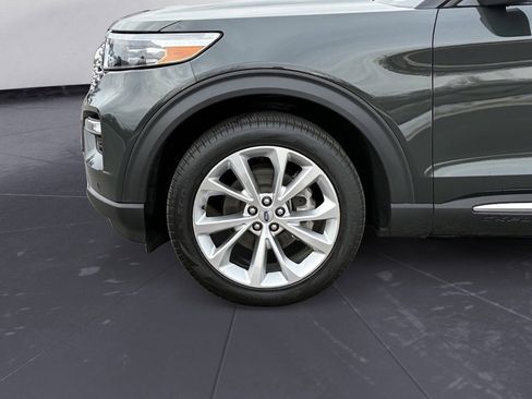 Used 2023 Ford Explorer Platinum w/ Technology Package image 17