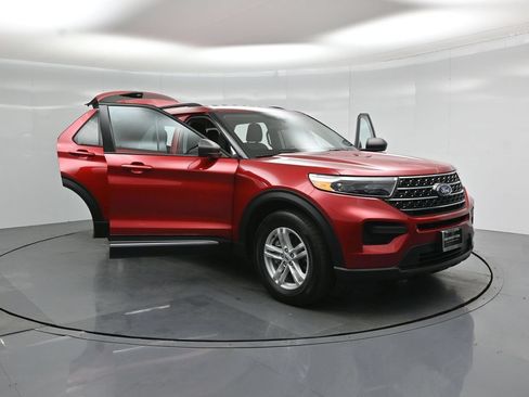 Used 2023 Ford Explorer XLT RWD image 30