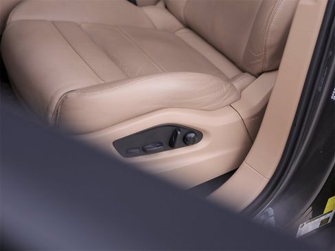 Certified 2023 Porsche Cayenne Coupe image 15