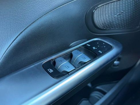 Used 2025 Mercedes-Benz C 300 Sedan image 20