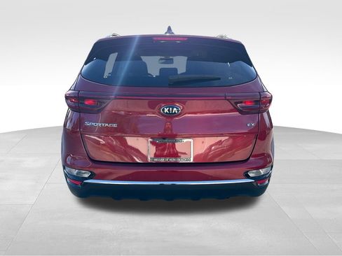 Used 2022 Kia Sportage EX w/ EX Technology Package FWD image 7
