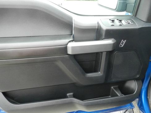 Used 2017 Ford F150 XLT w/ Equipment Group 302A Luxury AWD/4WD image 15