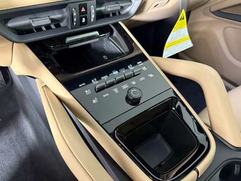 New 2026 Porsche Cayenne Coupe image 33